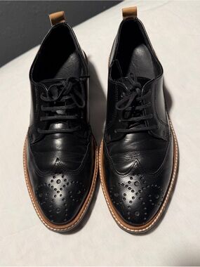 Ecco women Black Leather Brogue Derbys with Tan Welt size 6